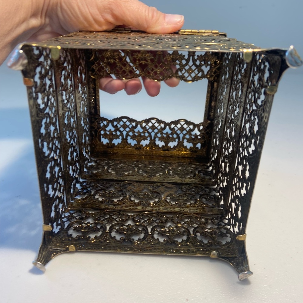 Vintage Ornate Filigree Metal Jewelry Box - Gold Tone - Picture 9 of 15